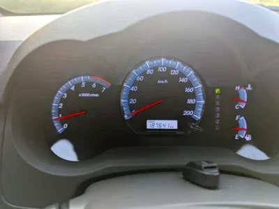 2012 Toyota Fortuner EXR 2.7 Litres 4-Cylinder Petrol Engine White Beige SUV GCC Specs