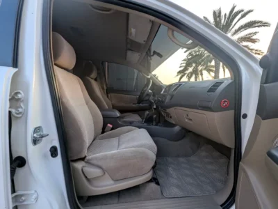 2012 Toyota Fortuner EXR 2.7 Litres 4-Cylinder Petrol Engine White Beige SUV GCC Specs