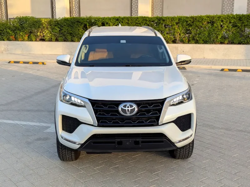 2024 Toyota Fortuner EXR 2.7 Litres 4-Cylinder Petrol Engine White Brown SUV GCC Specs