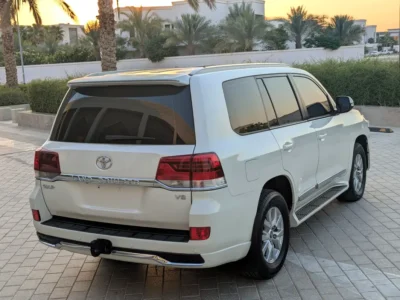2018 Toyota Land Cruiser GXR 8 Cylinders Diesel Engine White Brown SUV Full Option GCC