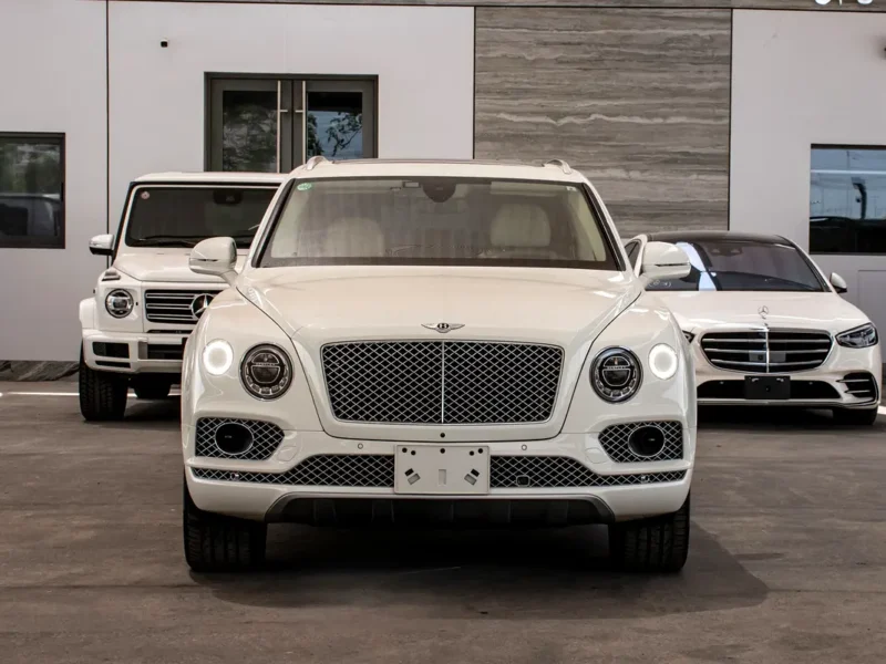 2018 Bentley Bentayga 6.0L W12 Twin-Turbocharged Engine White Beige SUV Pristine Condition