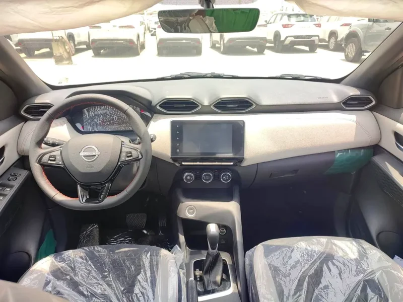 2026 Nissan Magnite SV 1.0 Litres 3 Cylinders Petrol Engine Silver Black Crossover Full Option