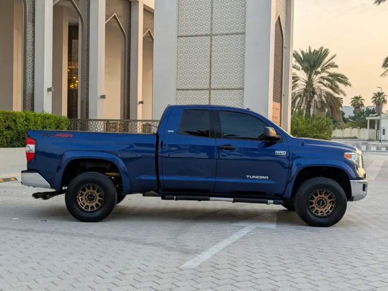 2014 Toyota Tundra SR5 8 Cylinders Petrol Engine Blue Beige Pickup Truck Automatic US Specs