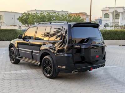 2020 Mitsubishi Pajero Signature Edition 3.8L V6 Engine Black Red SUV GCC Specs Automatic