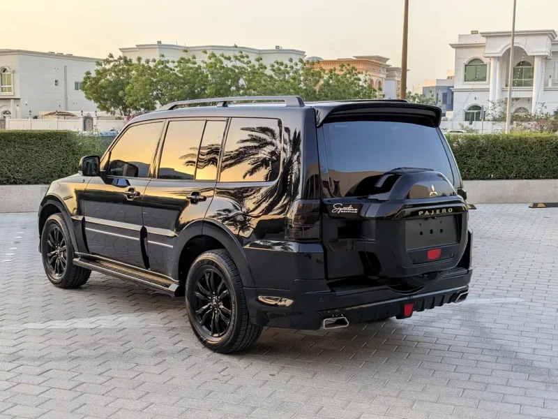 2020 Mitsubishi Pajero Signature Edition 3.8L V6 Engine Black Red SUV GCC Specs Automatic