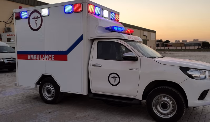 2025 Toyota Hilux Single Cabin Ambulance 2.7L 4-cylinder DOHC, Dual VVT-i White Grey