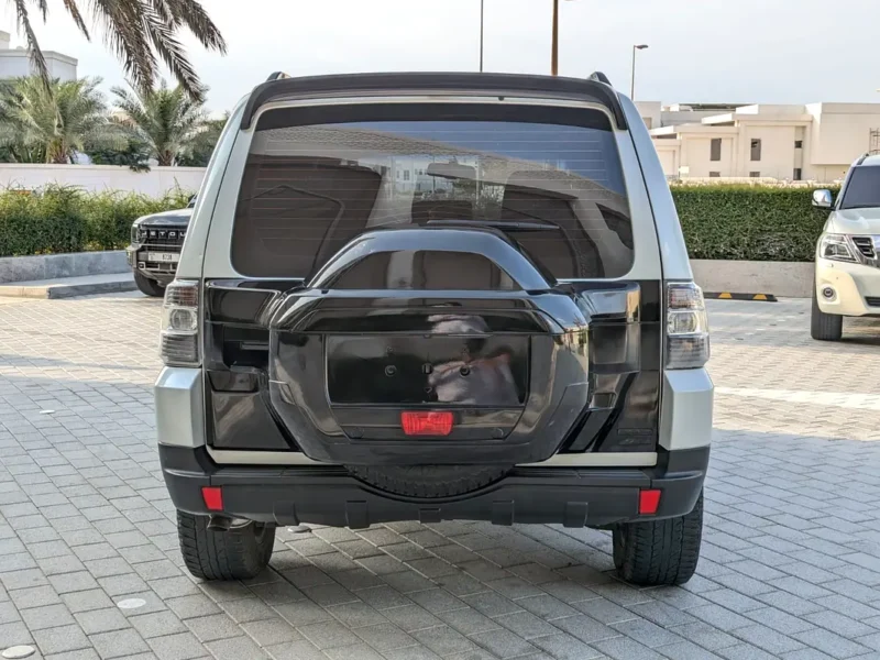 2020 Mitsubishi Pajero GLS Top Line 3.8L V6 White Red SUV GCC Specs EXCELLENT CONDITION