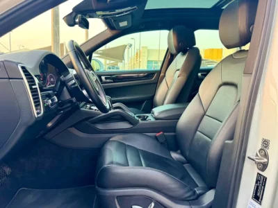 2018 Porsche Cayenne Standard 6 Cylinders Petrol Engine White Black SUV GCC Specs Automatic