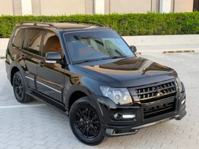2020 Mitsubishi Pajero Signature Edition 3.8L V6 Engine Black Red SUV GCC Specs Automatic