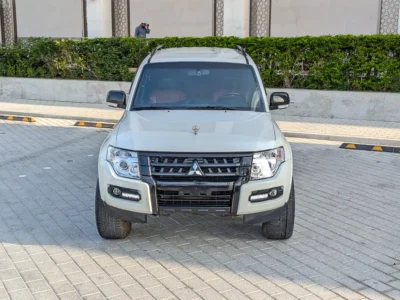 2020 Mitsubishi Pajero GLS Top Line 3.8L V6 White Red SUV GCC Specs EXCELLENT CONDITION