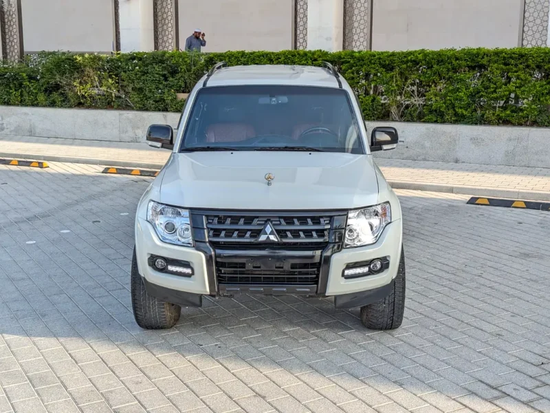 2020 Mitsubishi Pajero GLS Top Line 3.8L V6 White Red SUV GCC Specs EXCELLENT CONDITION