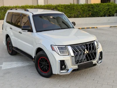 2015 Mitsubishi Pajero GLS Medium Line 3.5L V6 White Red SUV GCC Specs Automatic