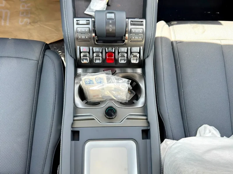 2025 BYD Leopard 5 Ultra Plug-in Hybrid 4 Cylinders Engine Grey Black SUV Chinese Specs