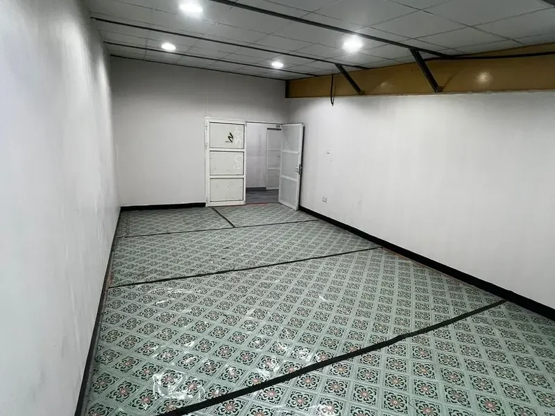 390 sqft AFFORDABLE AND SPACIOUS STORAGE WAREHOUSE FOR RENT ON MEZZANINE FLOOR