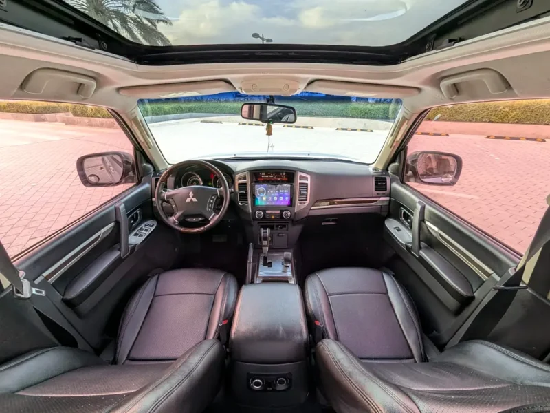 2015 Mitsubishi Pajero GLS Top Line 3.8L V6 Silver Black SUV GCC Specs EXCELLENT CONDITION