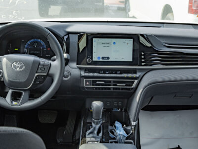 2026 Toyota Camry LE 2.5L Inline-4 Hybrid with Atkinson Cycle White Beige Sedan GCC Specs