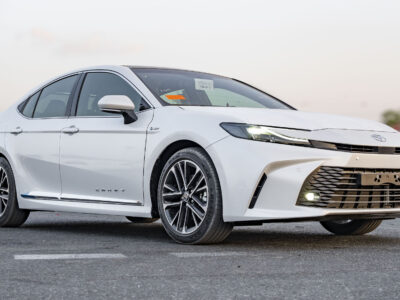 2026 Toyota Camry LE 2.5L Inline-4 Hybrid with Atkinson Cycle White Beige Sedan GCC Specs
