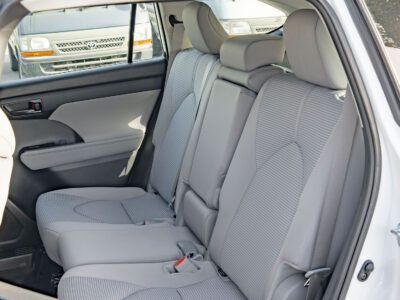 2026 Toyota Highlander LE 2.5 Litres Inline-4 Hybrid Engine White Black SUV GCC Specs
