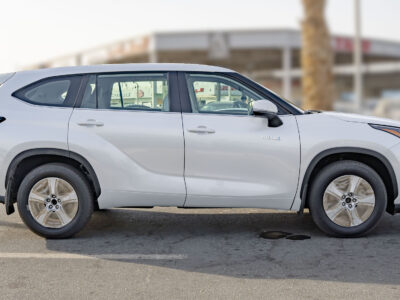 2026 Toyota Highlander LE 2.5 Litres Inline-4 Hybrid Engine White Black SUV GCC Specs