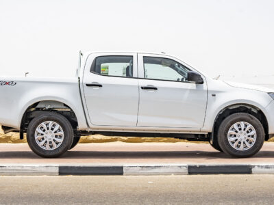 2025 ISUZU D-Max DC 1.9L RZ4E-TC Diesel Turbocharged Engine White Black Pickup Truck 4&times;4 MT