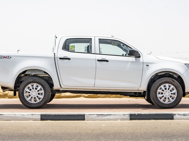 2025 ISUZU D-Max DC 1.9L RZ4E-TC Diesel Turbocharged Engine White Black Pickup Truck 4×4 MT