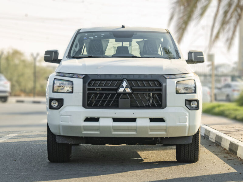 2025 Mitsubishi L200 2.4L 4-Cylinder MIVEC Petrol Engine White Black Pickup Truck GCC Specs