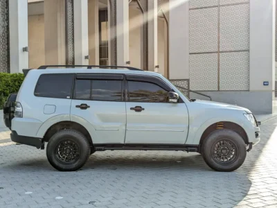 2020 Mitsubishi Pajero GLS Top Line 3.8L V6 White Red SUV GCC Specs EXCELLENT CONDITION