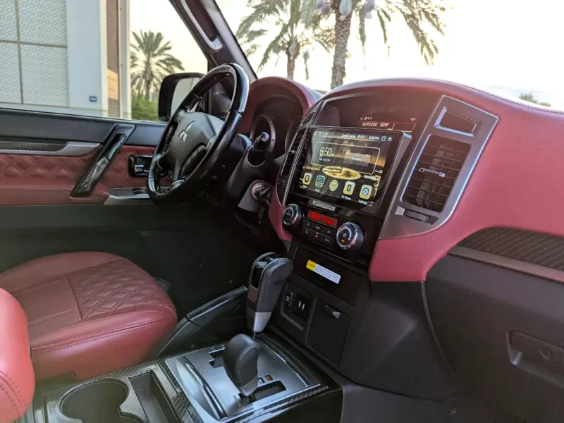 2020 Mitsubishi Pajero Signature Edition 3.8L V6 Engine Black Red SUV GCC Specs Automatic