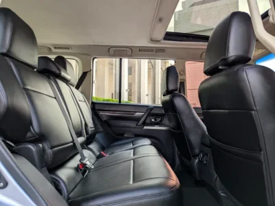 2015 Mitsubishi Pajero GLS Top Line 3.8L V6 Silver Black SUV GCC Specs EXCELLENT CONDITION