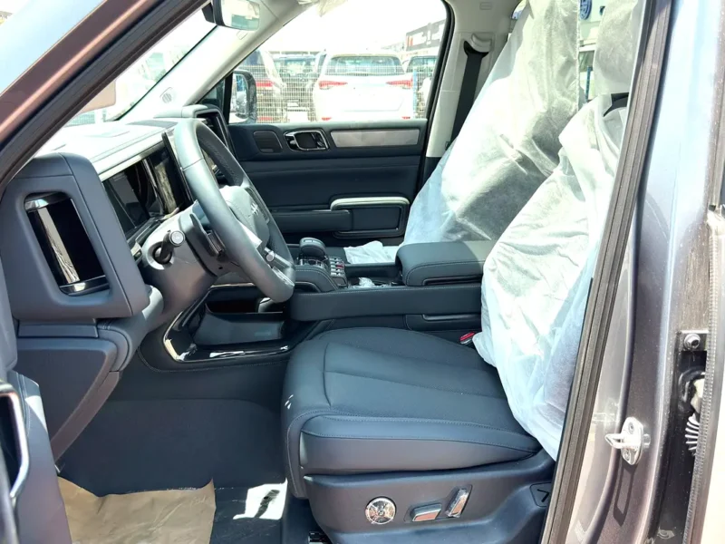 2025 BYD Leopard 5 Ultra Plug-in Hybrid 4 Cylinders Engine Grey Black SUV Chinese Specs