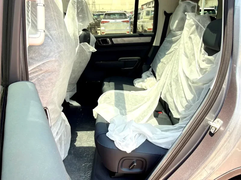 2025 BYD Leopard 5 Ultra Plug-in Hybrid 4 Cylinders Engine Grey Black SUV Chinese Specs