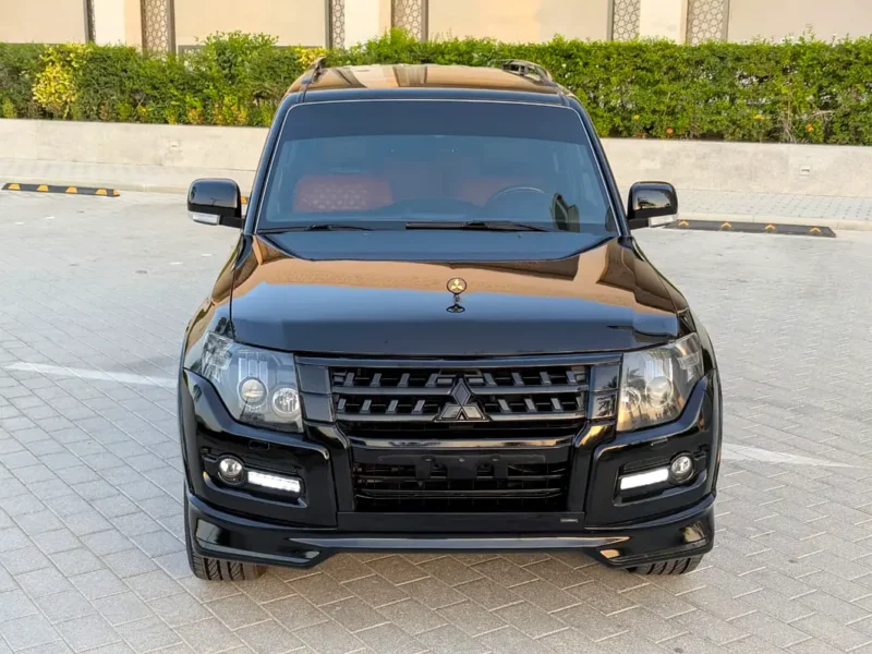 2020 Mitsubishi Pajero Signature Edition 3.8L V6 Engine Black Red SUV GCC Specs Automatic