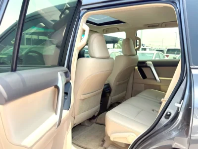2022 Toyota Prado TXL 4.0 Litres V6 Petrol Engine Grey Beige SUV GCC Specs Excellent Condition