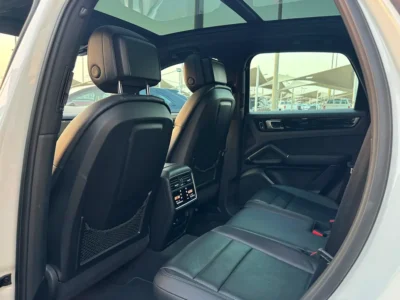 2018 Porsche Cayenne Standard 6 Cylinders Petrol Engine White Black SUV GCC Specs Automatic