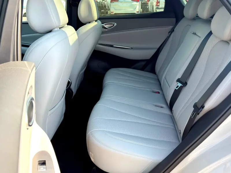 2025 BYD Sealion 6 Premium 1.5 Litres 4 Cylinders Plug-in Hybrid Engine Grey White SUV