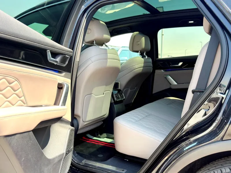 2025 BYD Tang Flagship Plug-in Hybrid 4 Cylinders Engine Black White SUV Chinese Specs