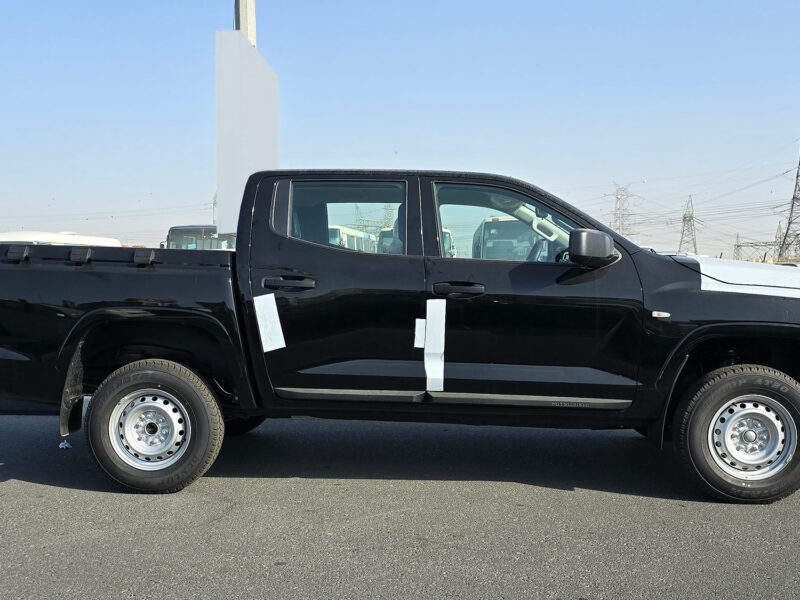 2025 Mitsubishi L200 GL 2.4-liter 4-cylinder Petrol Engine Black Pickup Truck GCC MT