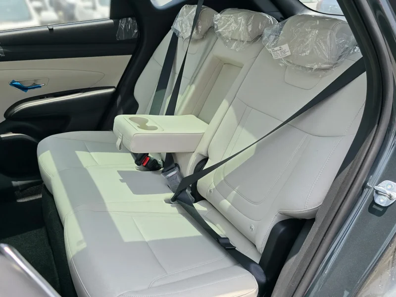 2025 Hyundai Tucson 1.6 L G1.6 T‑GDi turbocharged inline‑4 Green Beige SUV GCC Specs