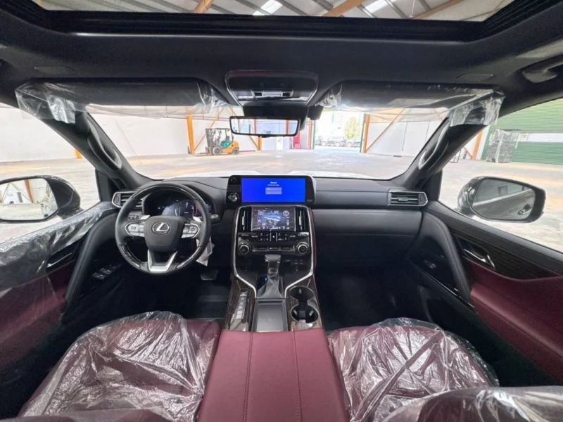 2025 LEXUS LX500D 3.3-liter Twin-Turbo Diesel V6 Engine Black Red SUV GCC Specs Automatic