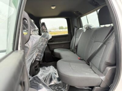 2025 RAM 2500 TRADESMAN 6.4 Litres 8 Cylinders Petrol Engine White Black Pickup Truck