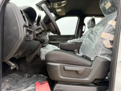 2025 RAM 2500 TRADESMAN 6.4 Litres 8 Cylinders Petrol Engine White Black Pickup Truck