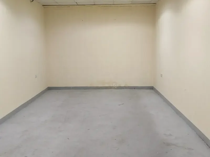 340 sqft WELL MAINTAINED AND FUNCTIONAL STORAGE WAREHOUSE UNIT AVAILABLE IN AL QUOZ 3