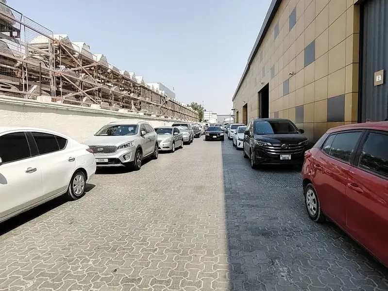 340 sqft WELL MAINTAINED AND FUNCTIONAL STORAGE WAREHOUSE UNIT AVAILABLE IN AL QUOZ 3