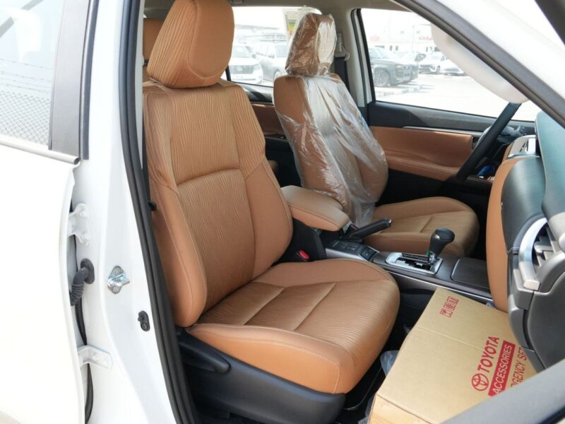 2026 TOYOTA FORTUNER EXR 2.7L 4 Cylinders PETROL Engine White Tan SUV GCC Specs