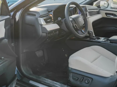 2026 Toyota Camry LE 2.5L Inline-4 Hybrid with Atkinson Cycle Blue Beige Sedan GCC Specs