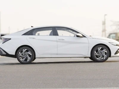 2025 Hyundai Elantra 1.5 L naturally aspirated inline‑4 Engine White Black Sedan Chinese Specs
