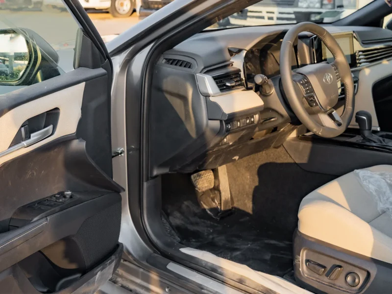 2026 Toyota Camry LE 2.5L Inline-4 Hybrid with Atkinson Cycle Grey Beige Sedan GCC Specs
