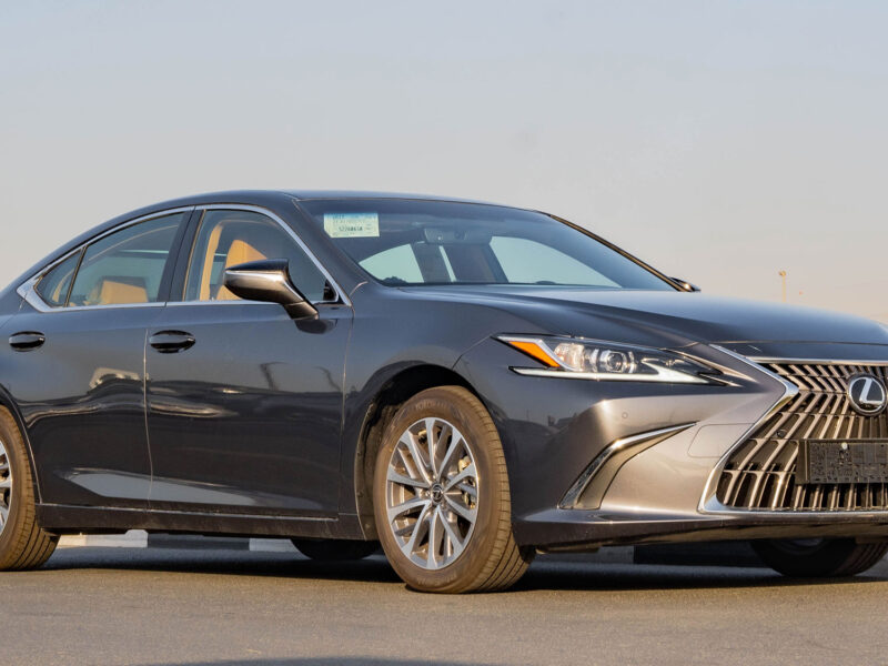 2025 Lexus ES300h 2.5-liter inline-4 Hybrid Engine Grey Tan Sedan GCC Specs Automatic