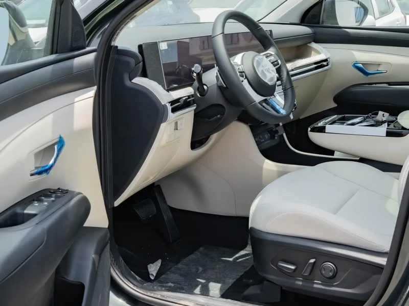 2025 Hyundai Tucson 1.6 L G1.6 T‑GDi turbocharged inline‑4 Green Beige SUV GCC Specs