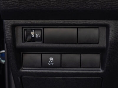 2025 Mitsubishi L200 GL 2.4-liter 4-cylinder Petrol Engine Black Pickup Truck GCC MT